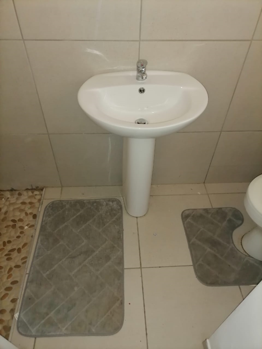 To Let 1 Bedroom Property for Rent in Flamingo Vlei Western Cape